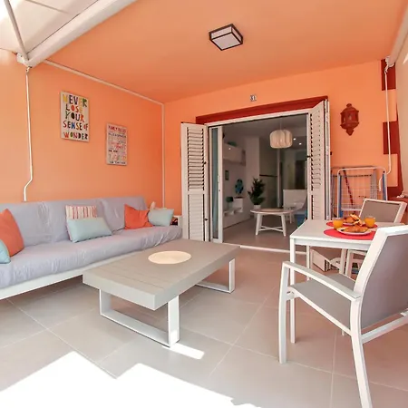 Kate Duque Fantastic With Lovely Pool Адехе