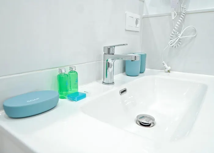 Kate Duque Fantastic With Lovely Pool Адехе