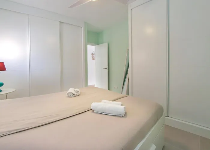 Kate Duque Fantastic With Lovely Pool