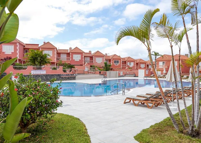 Kate Duque Fantastic With Lovely Pool * أذيخي