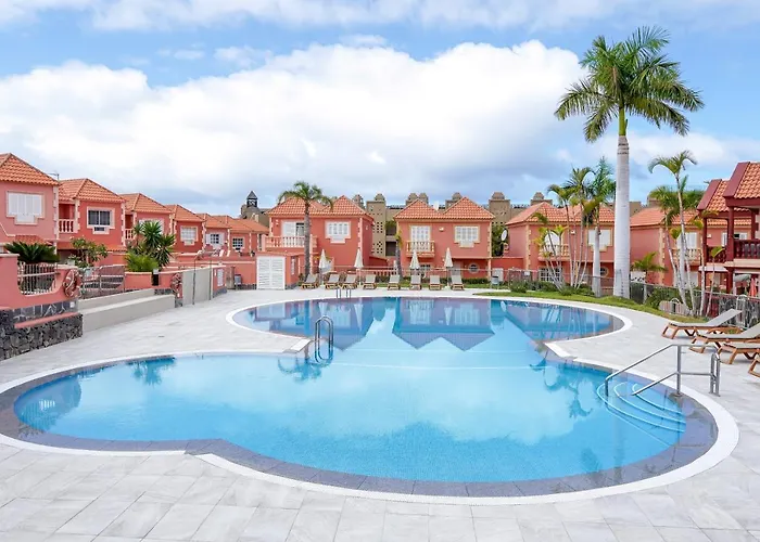 Kate Duque Fantastic With Lovely Pool * أذيخي