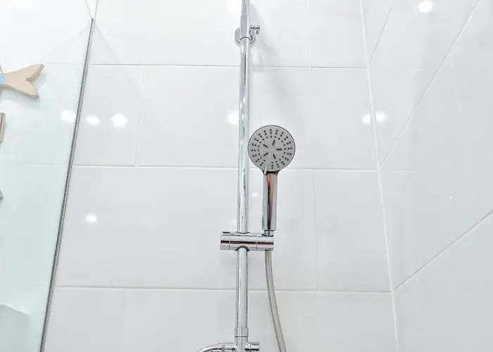 Kate Duque Fantastic With Lovely Pool